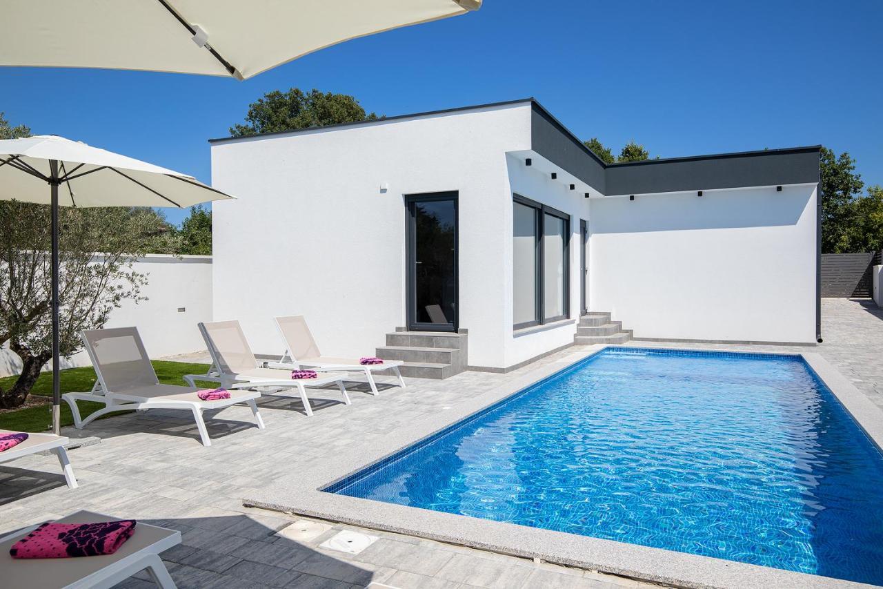 Villa L&L Medulin Eksteriør billede